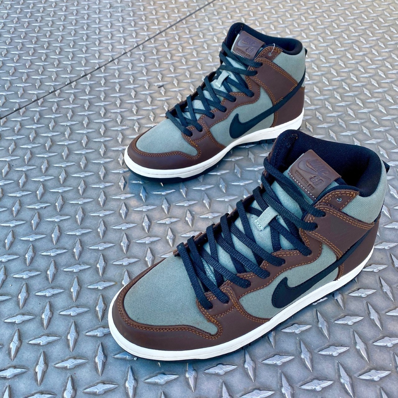 nike with air bubble sole