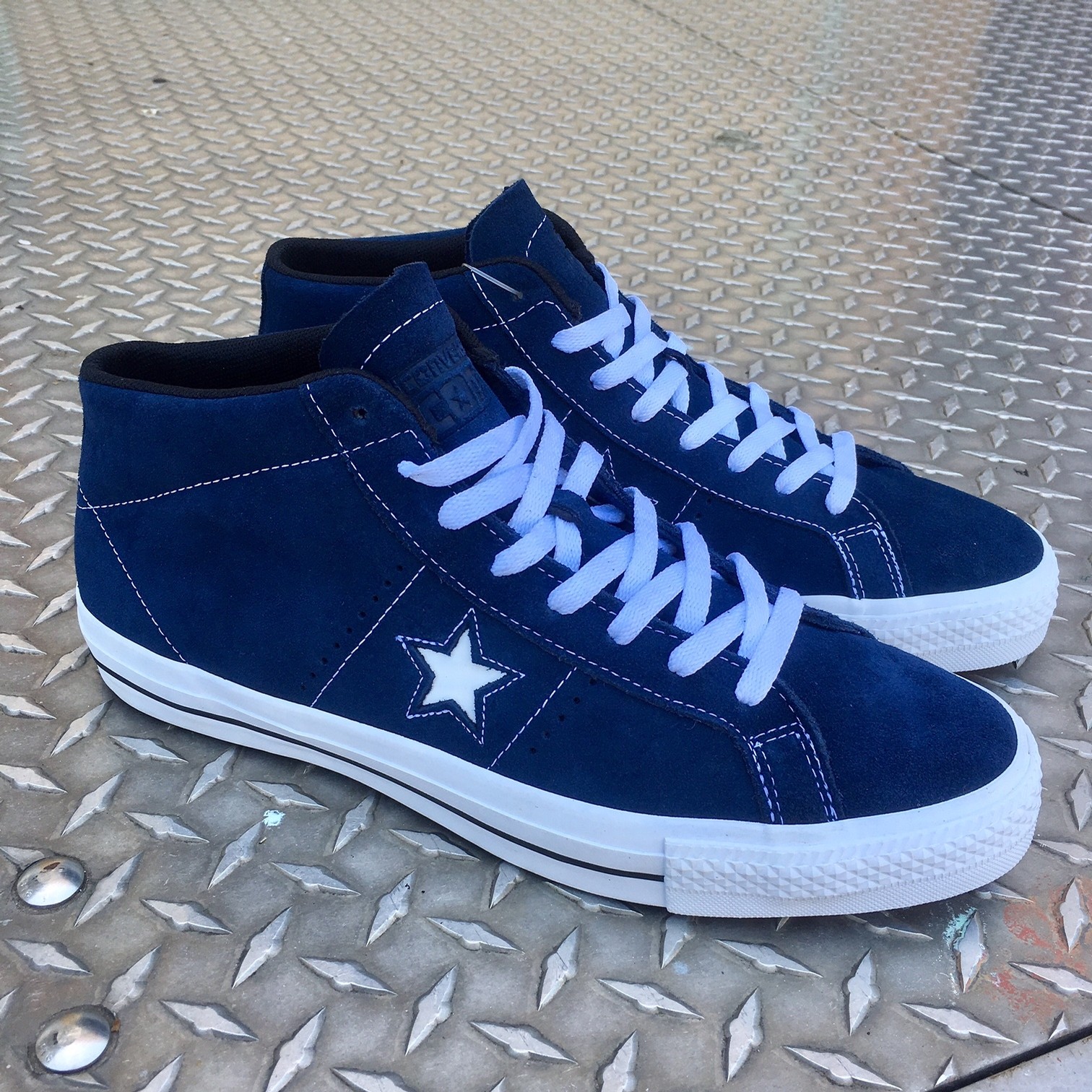converse one star pro mid