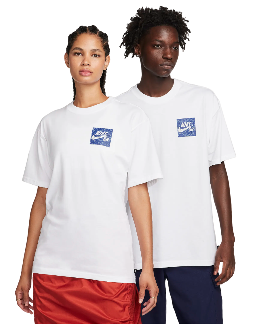 ★米国発/送関込*NIKE SB*新作*Mosaic Tシャツ/WHITE★ ☆米国発/送関込*NIKE SB*新作*Mosaic Tシャツ/WHITE☆ (Nike/T