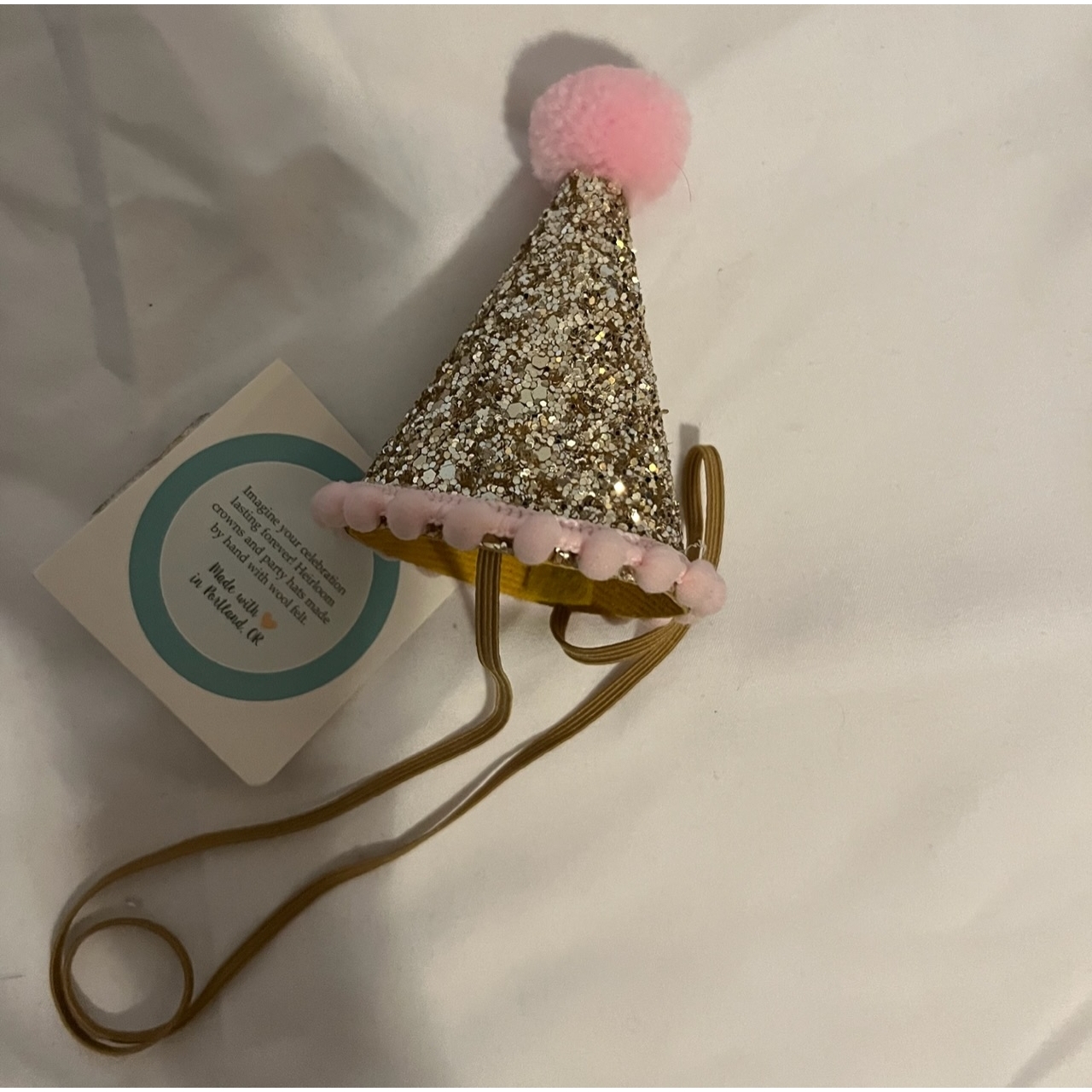 PLAIN/NO NUMBER Mini Pale Gold Party Hat (Pink Trim and Pom)