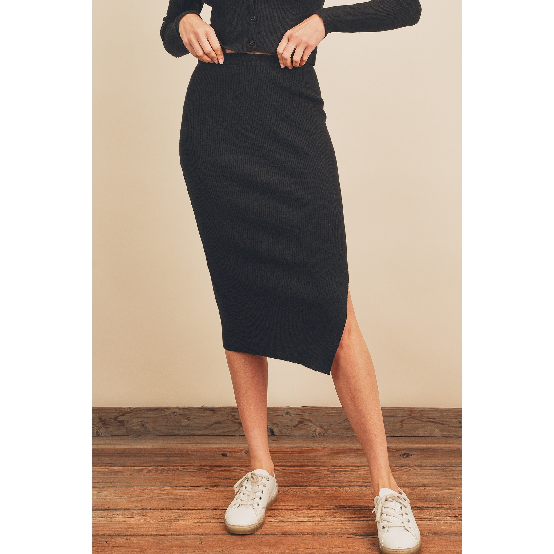 Rib Knit Side Slit Pencil Skirt (Black)