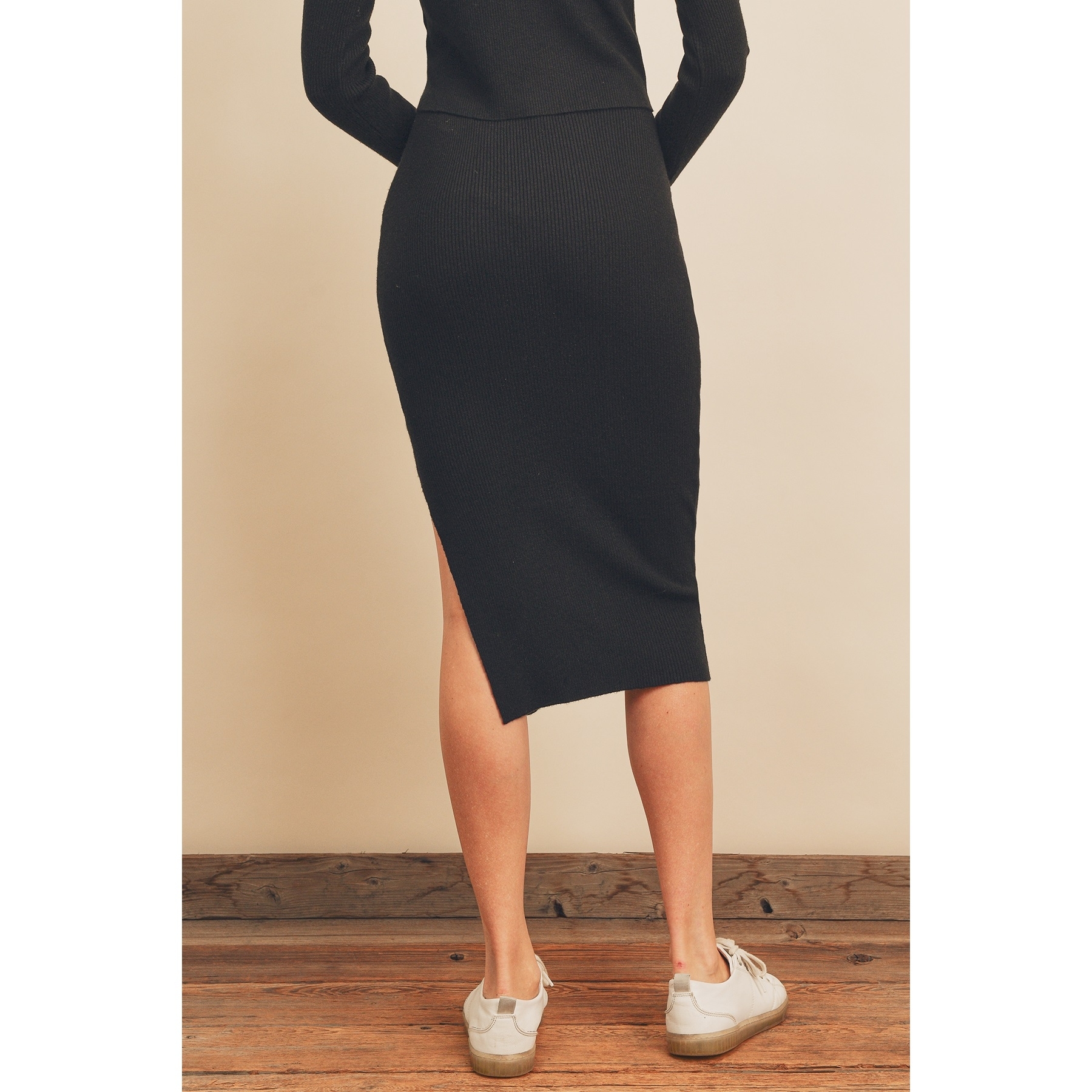 Rib Knit Side Slit Pencil Skirt (Black)