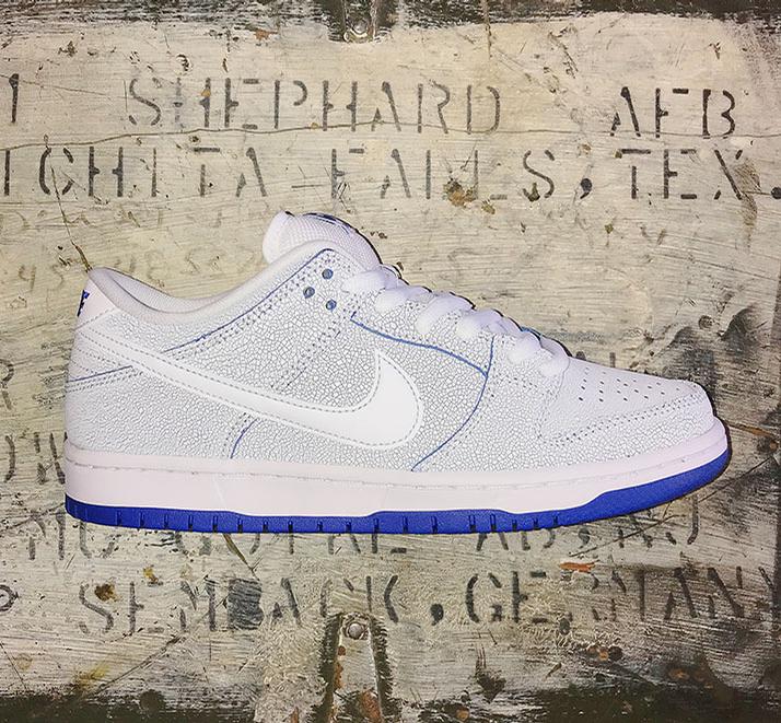 sb dunk white game royal