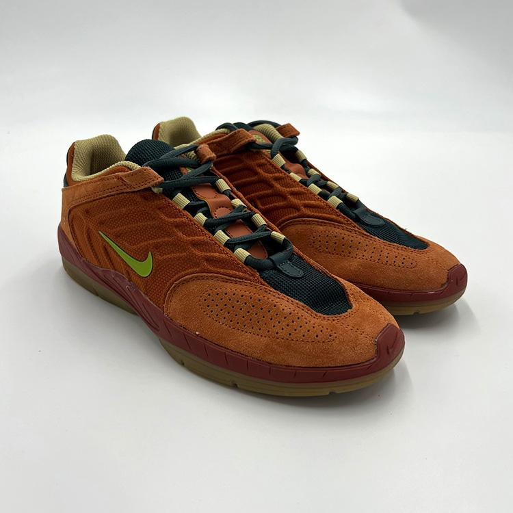 The University Blue Oranges Label pack includes the Dunk  Nike SB Vertebrae TE Men’s Orange Suede Sneakers with Dark Green Mesh Accents main image 2