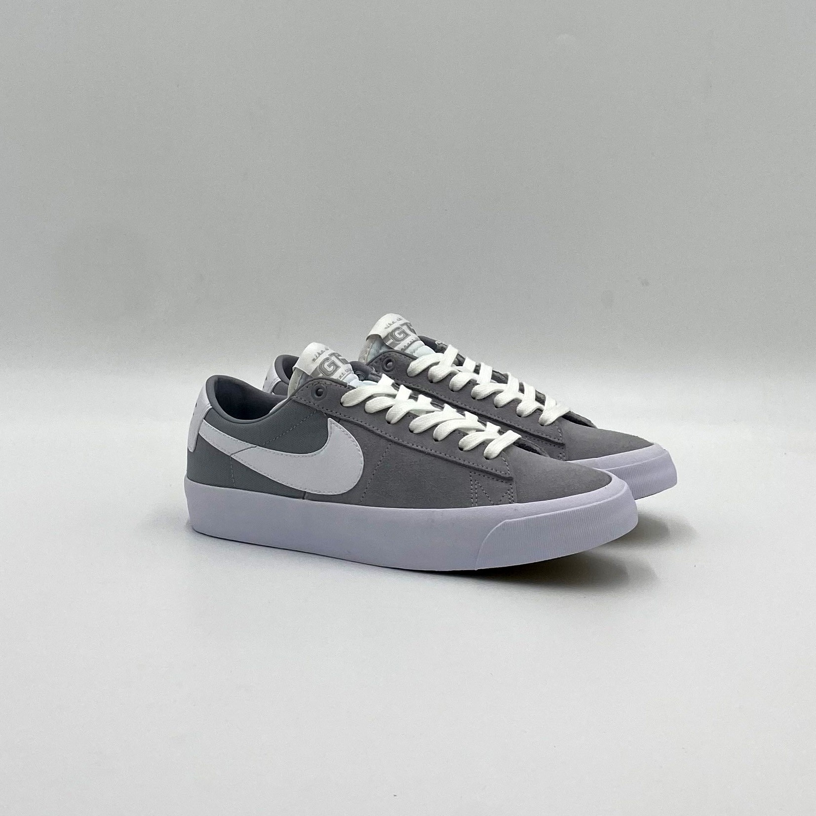 SB Zoom Blazer Low Pro GT Shoes Mens at Emage Colorado, LLC