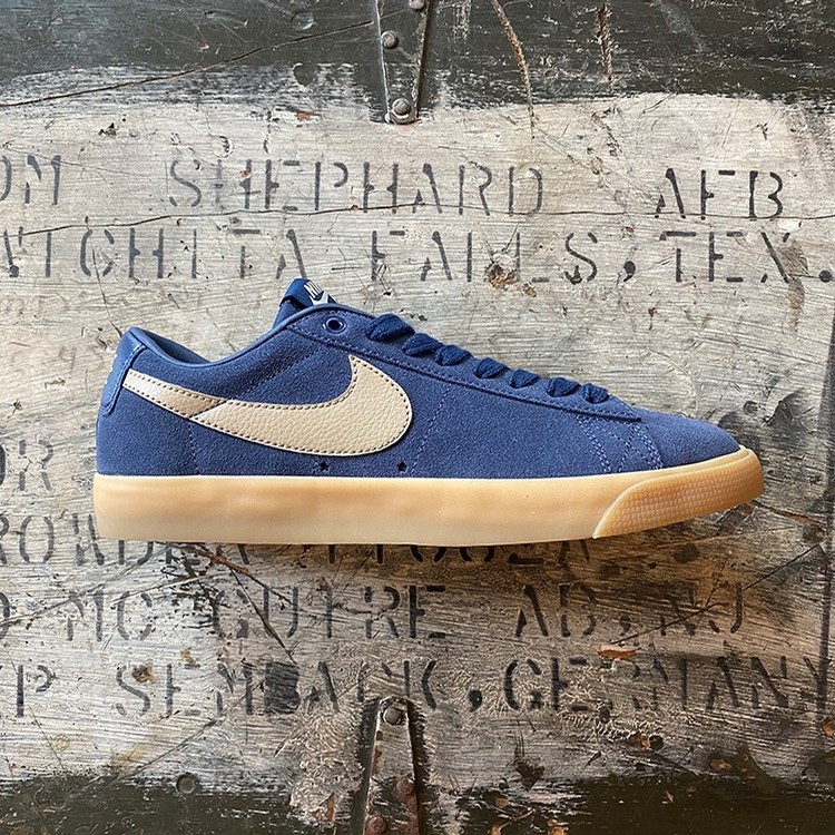 nike blazer low khaki