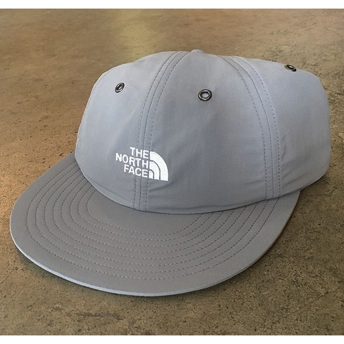 grey north face hat