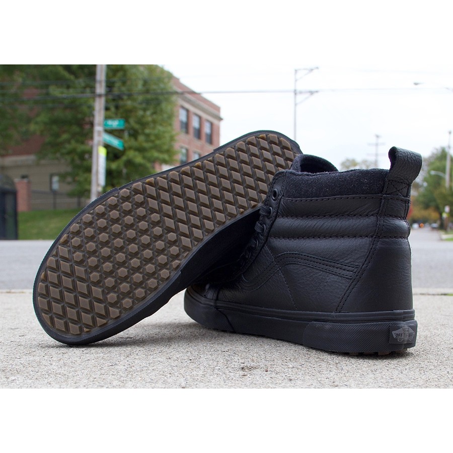 vans black leather mte
