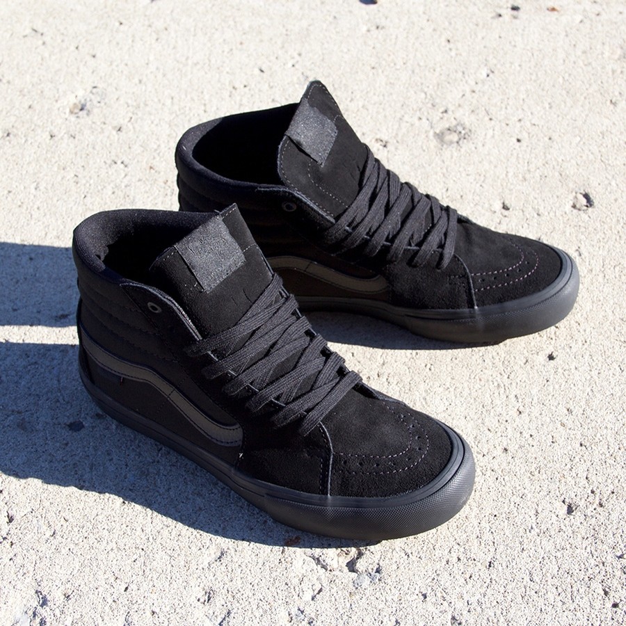 sk8 hi pro blackout