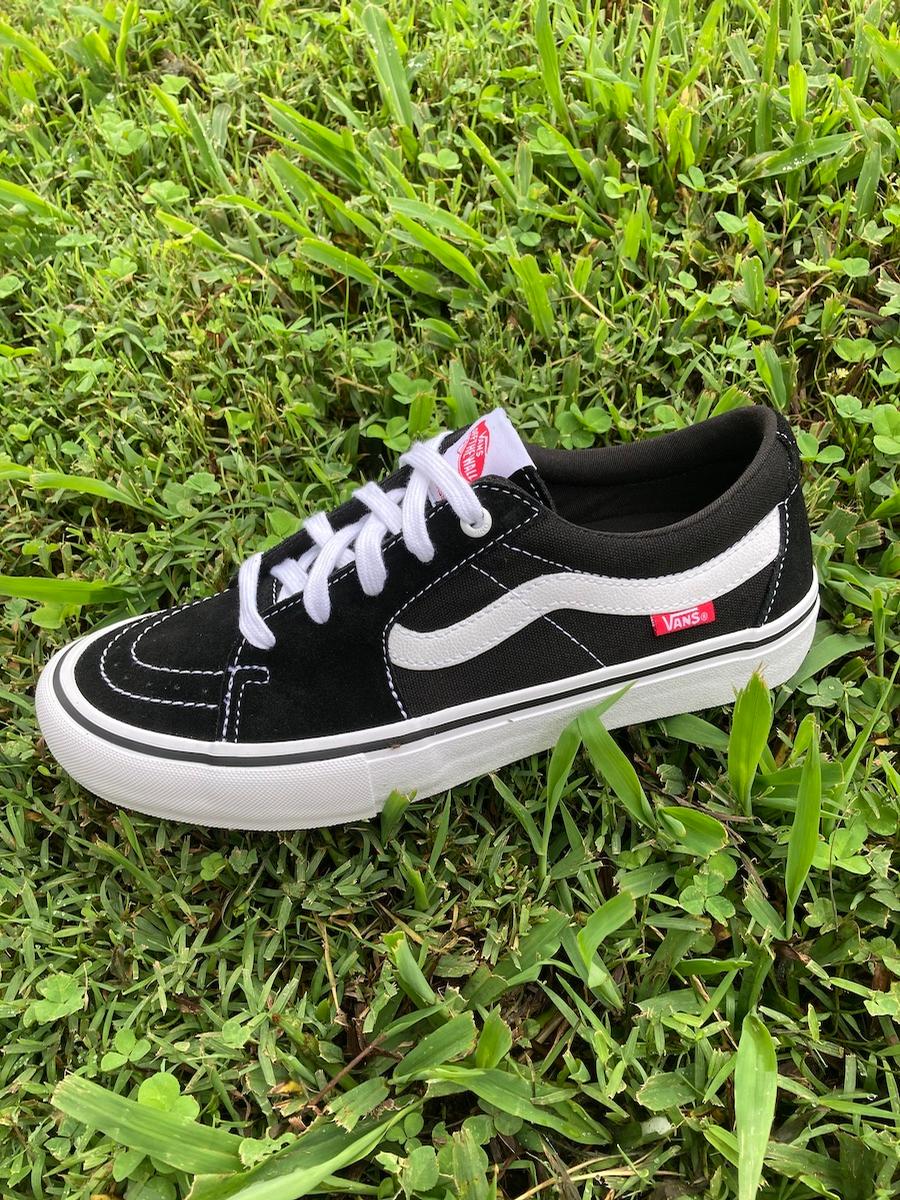 vans skate low on feet