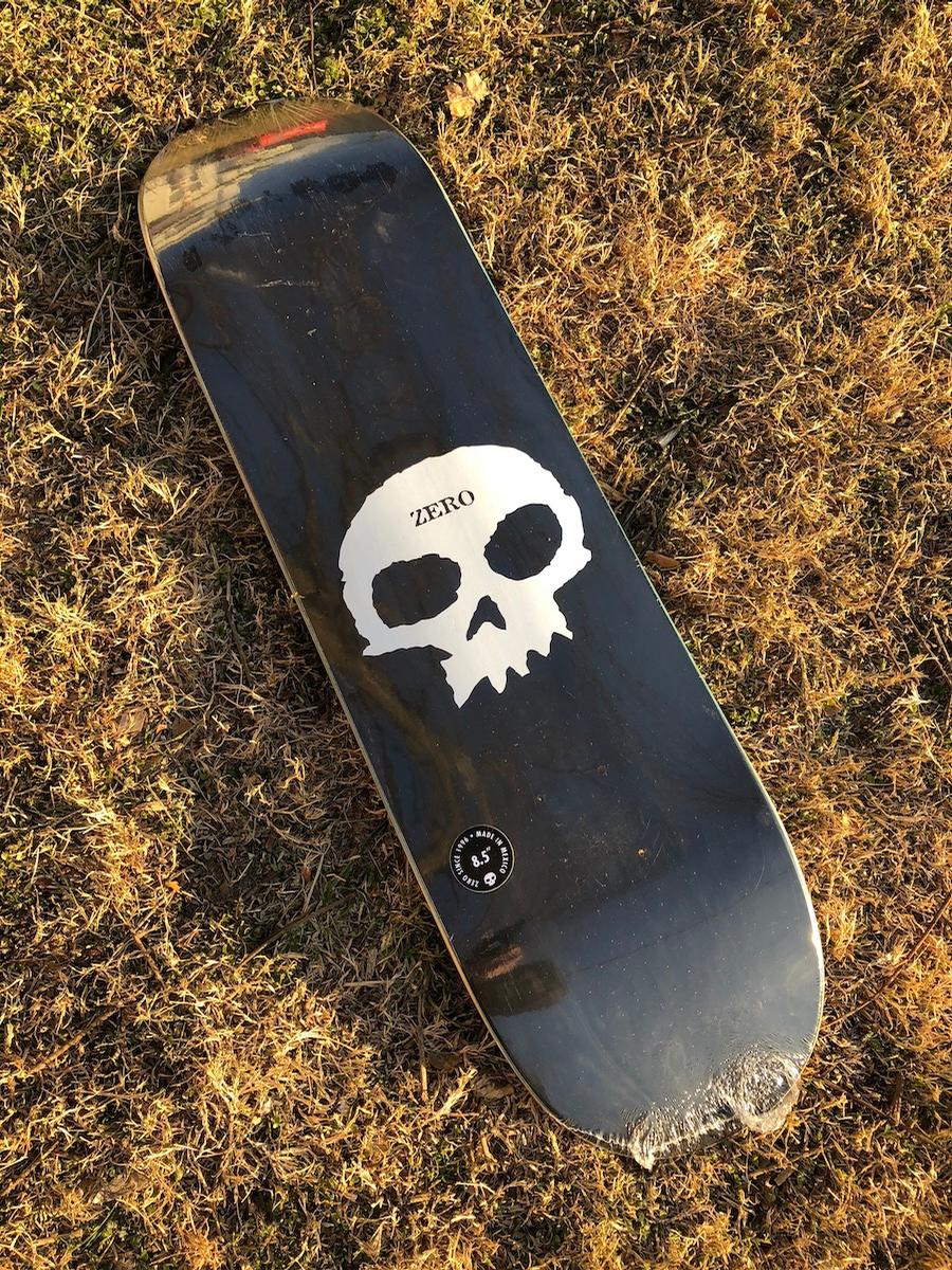 Details about   Zero Skateboards Single Skull Skateboard Deck 8.25" x 32.5" 