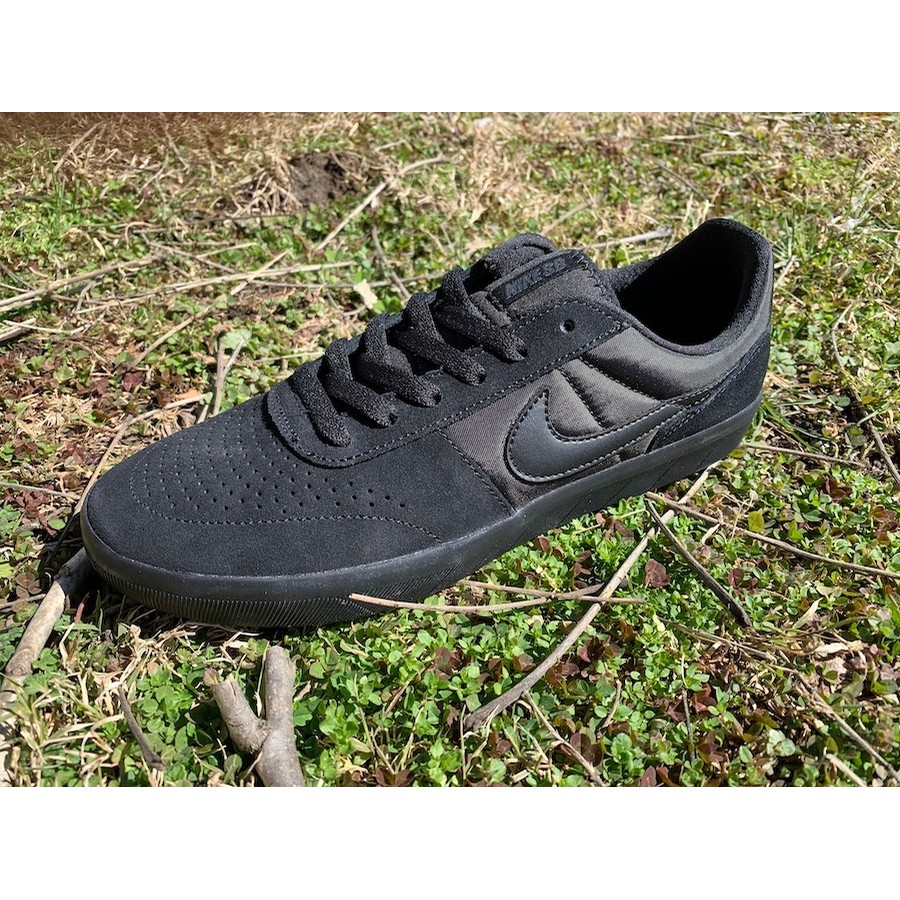 nike sb team classic black