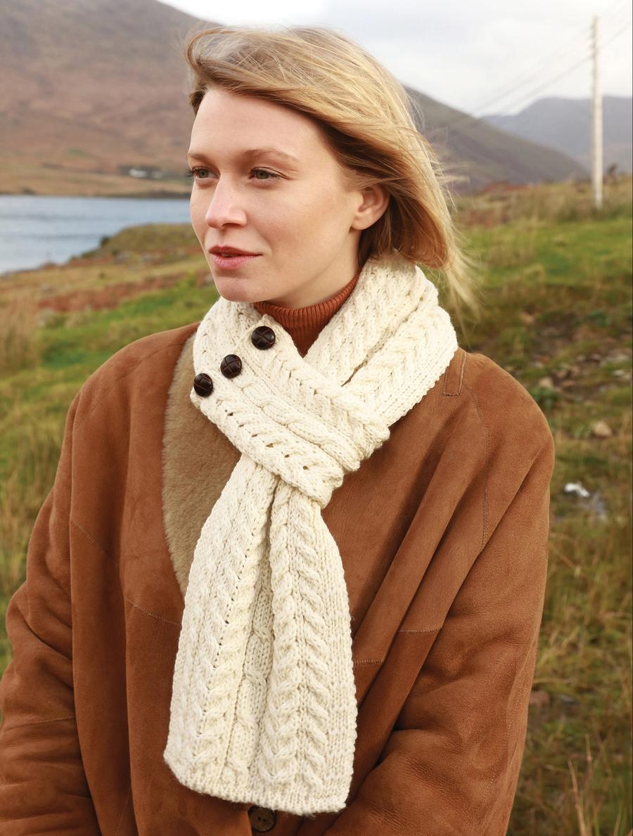 Aran Woollen Mills Irish Buttoned Loop Scarf (Natural) Clothing