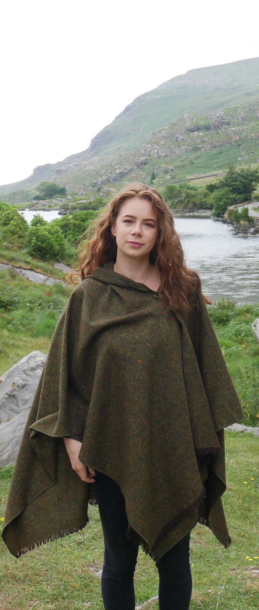Emerald Isle Imports Irish Tweed Ruana (Salt and Pepper) Clothing Capes