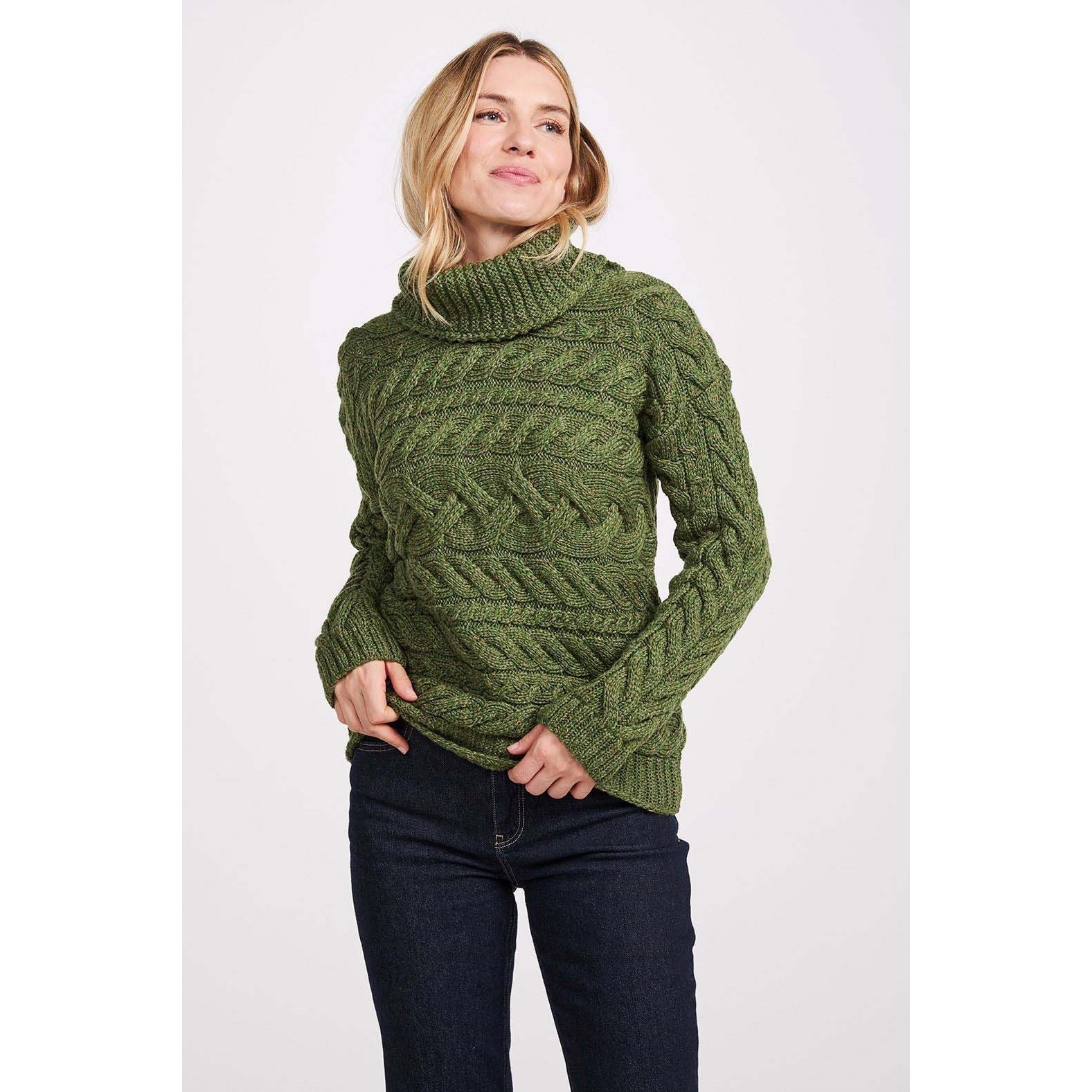 rd_HorizontalCablePatternCowl.jpg