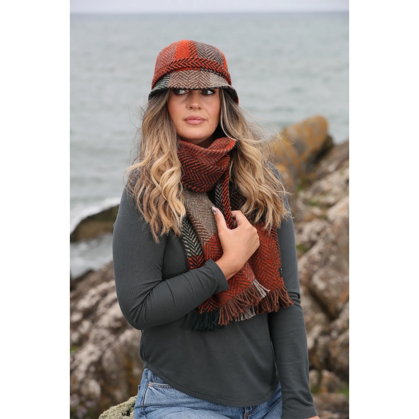 Branigan Weavers Irish Wool Scarf (Donegal Rust) Clothing Accessories