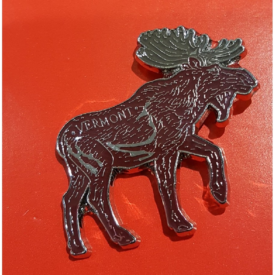 Moose Walking Pin