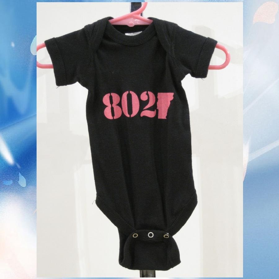 802 Classic onesie (Black/Pink)