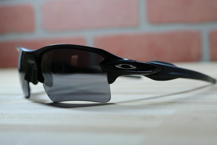 oakley flak spray