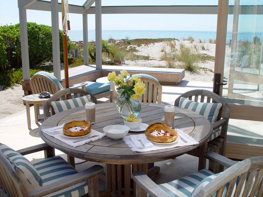 A Beach House Outdoor Dining