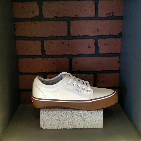 chukka low white