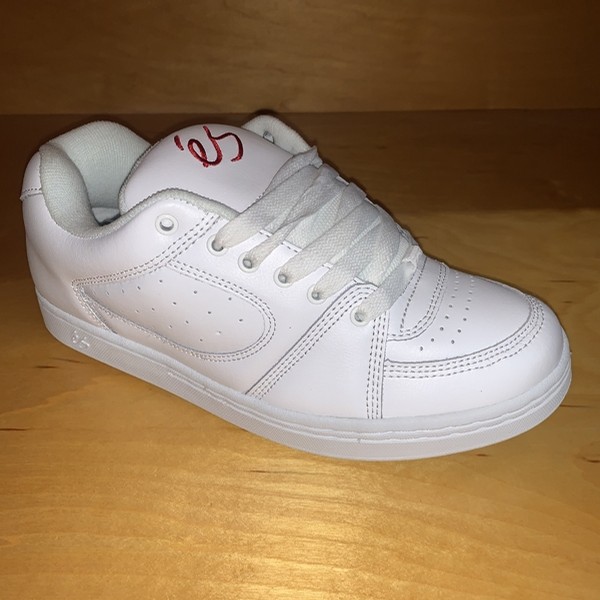Es accel og white Clearance