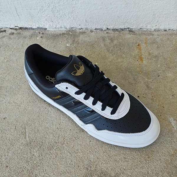 rd_Adidas_Tyshawn_II_Core_Blac