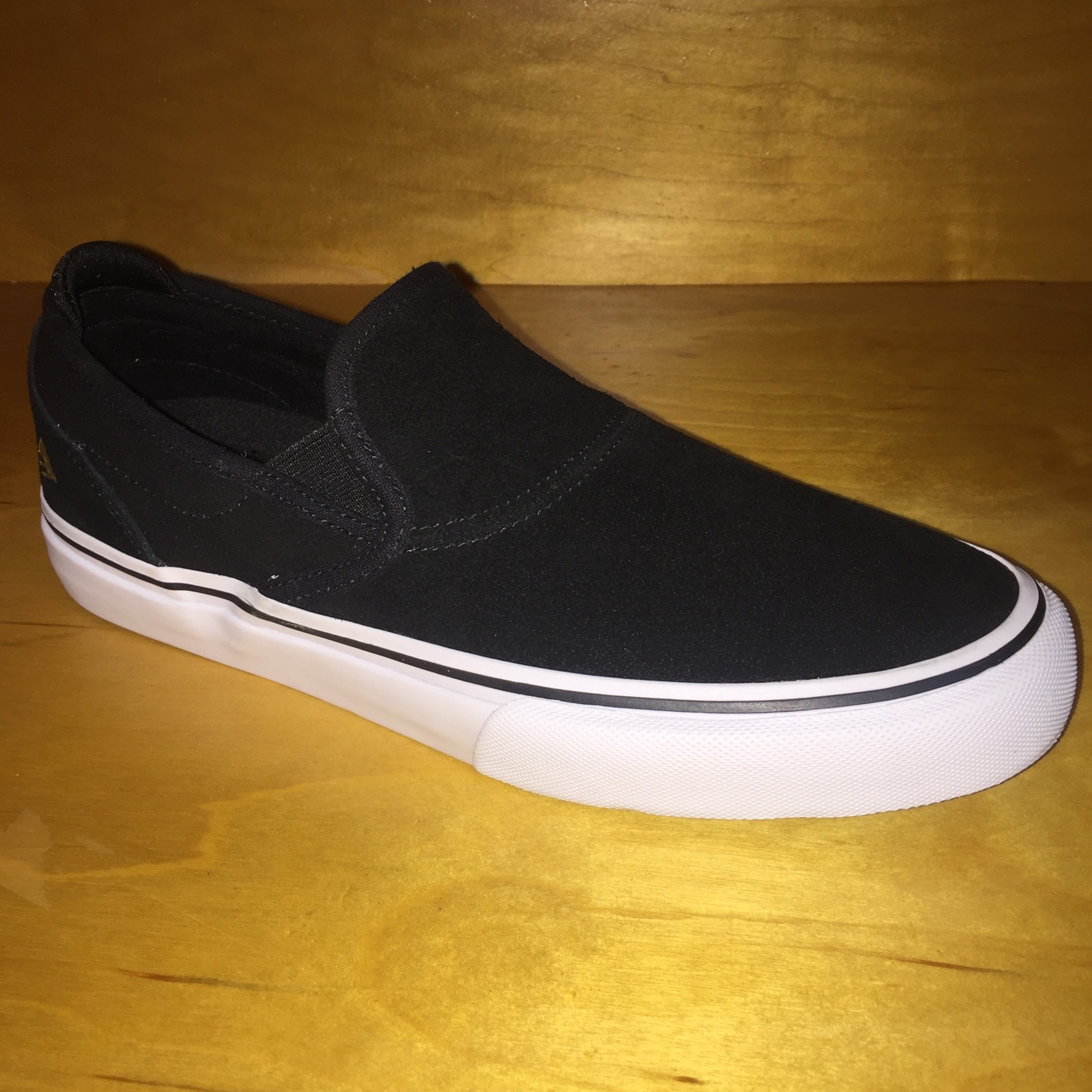 wino g6 slip on