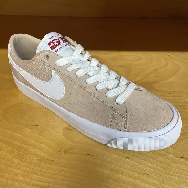 NIKE SB ZOOM BLAZER LOW PRO GT - BIO BEIGE/WHITE DC7695-200 - PLA  Skateboarding