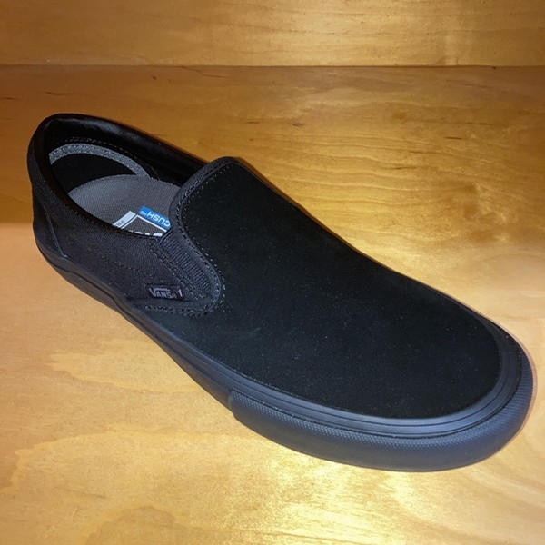 vans slip on pro blackout