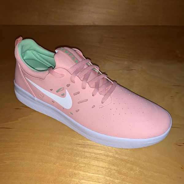 nike nyjah coral