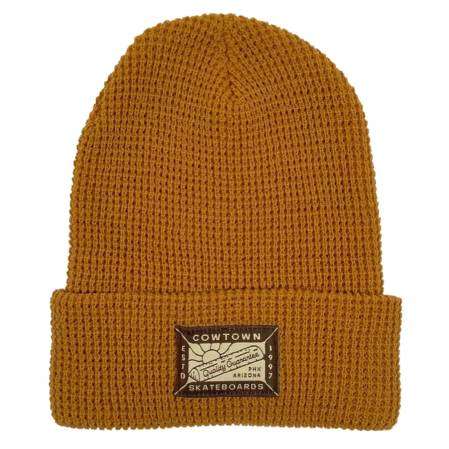 Red Curb Label Knit Beanie (Camel)